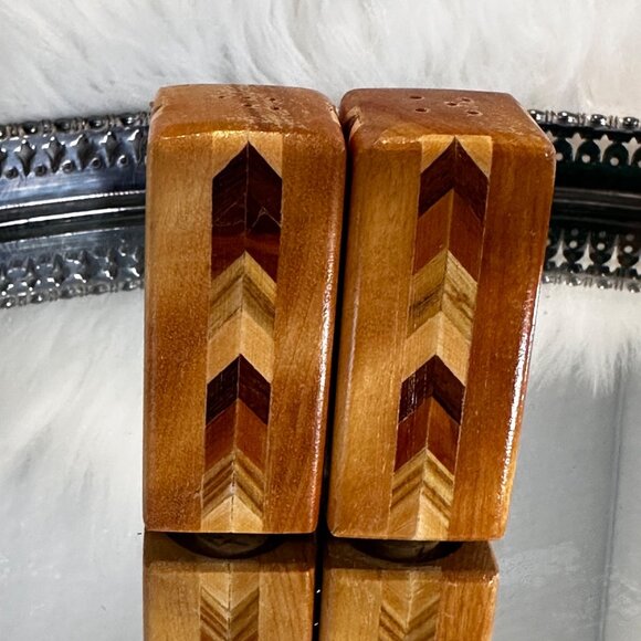 Salt Pepper Shakers, Inlaid Wood Veneer, Mid Century Cork Stoppers Rare, chevron - Picture 5 of 6